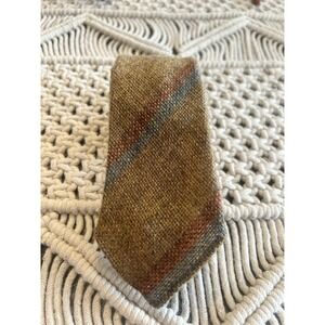 St. Andrews by Stratford necktie crafted from Shetland Wool